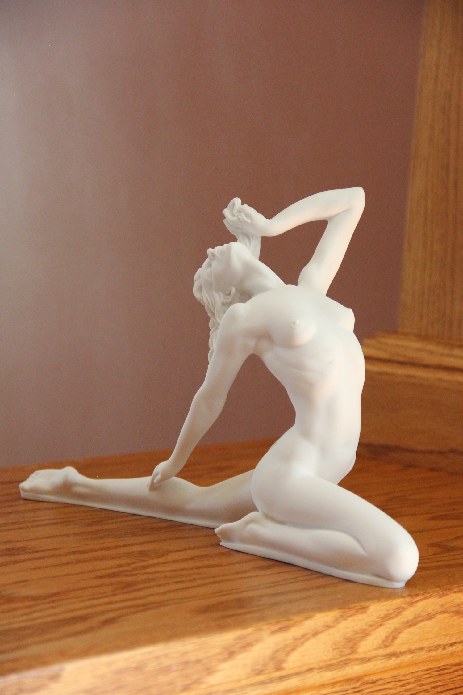 The Beautiful Naked Female Form in White Italian Marble | Eleganza