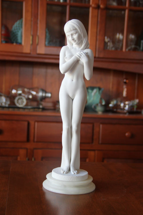 Shy Portrait of Female Nude Sculpture | Eleganza